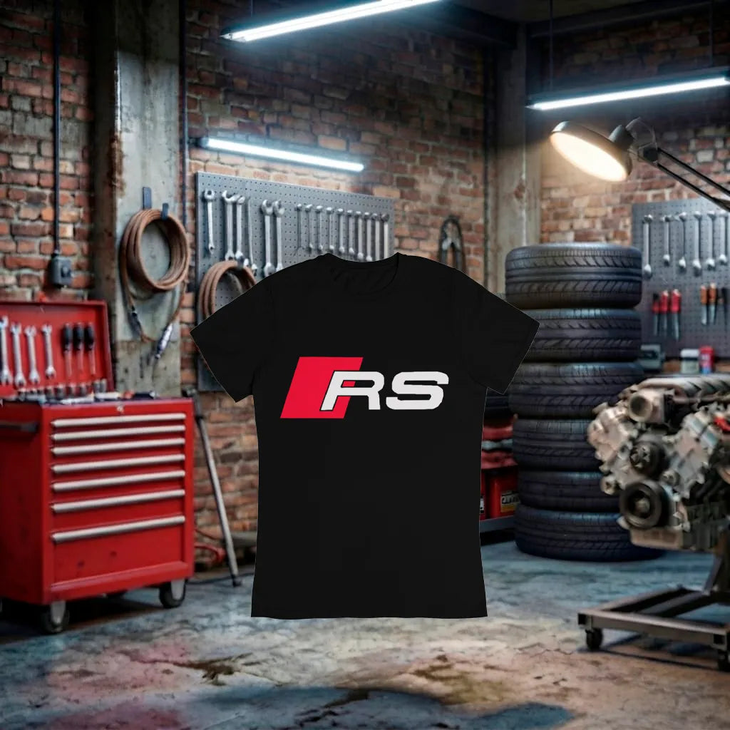 Camiseta unissex Audi RS Performance preta, feita à mão, com design esportivo e detalhes do logotipo Audi RS.