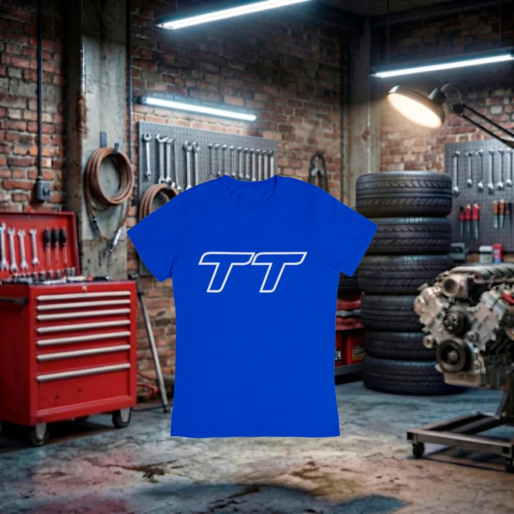 Camiseta unissex Audi TT Performance azul, feita à mão, com estampa relacionada ao carro esportivo Audi.