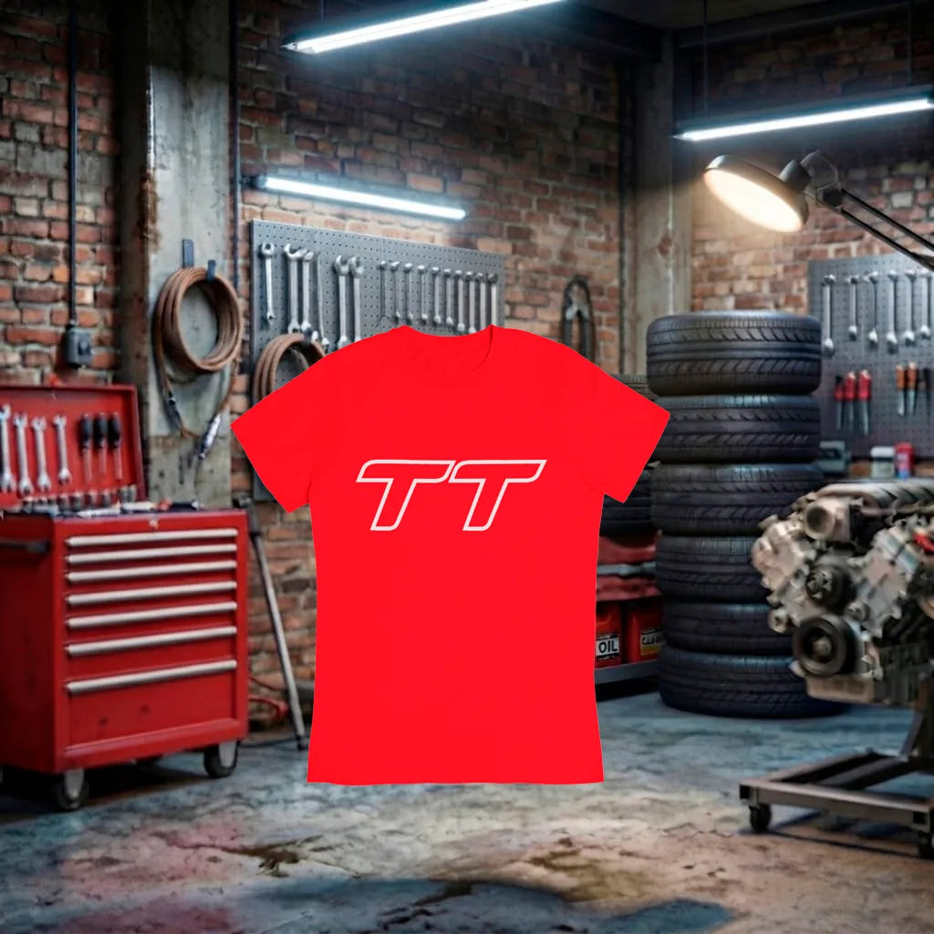 Camisa T-Shirt Audi TT Performance unissex vermelha, feita à mão, com design inspirado no carro esportivo Audi TT.
