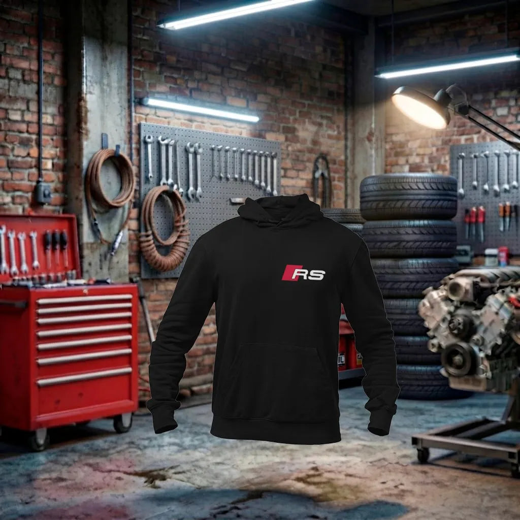 Moletom unissex Audi Sport Performance com logo preto, feito artesanalmente, ideal para fãs de automobilismo e estilo casual.