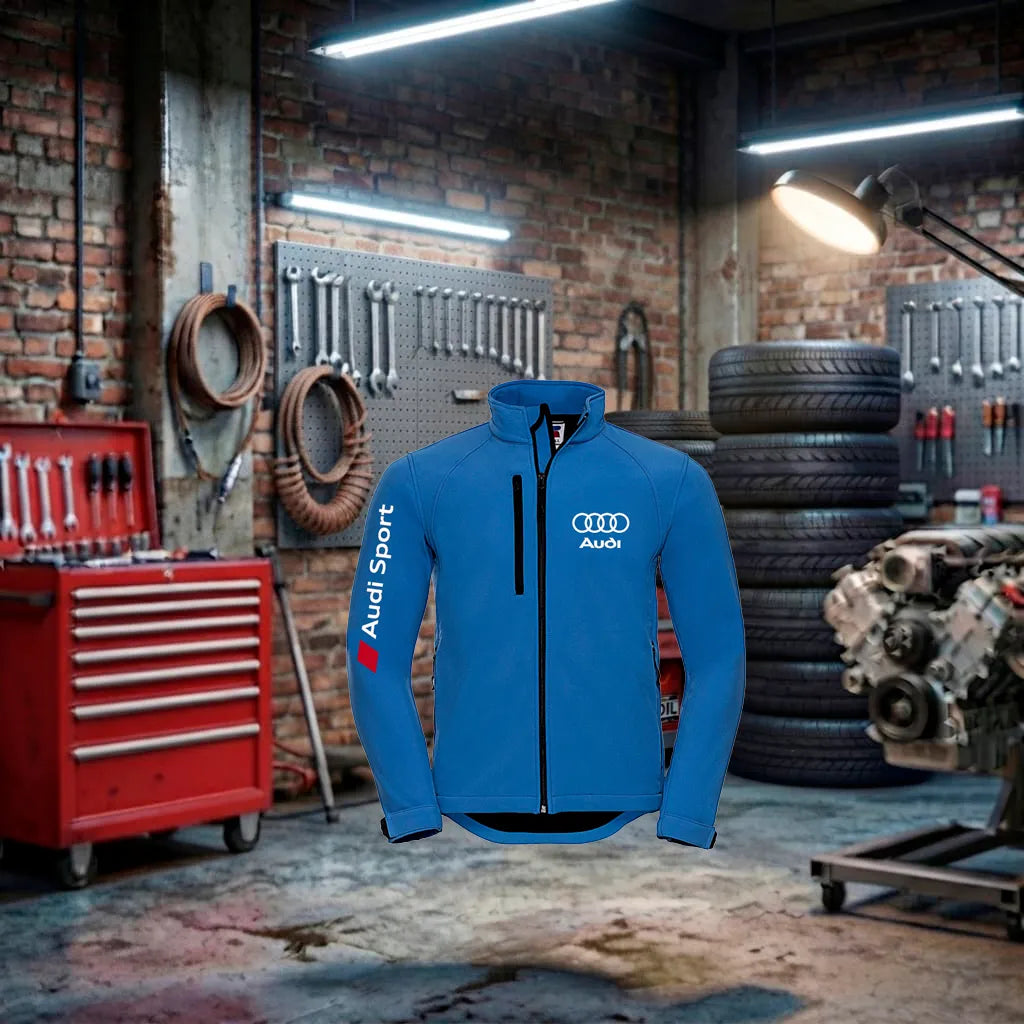 Blusão unissex Audi RS Performance Zip, feito à mão, com detalhes esportivos e logotipo Audi, em tecido macio e confortável.