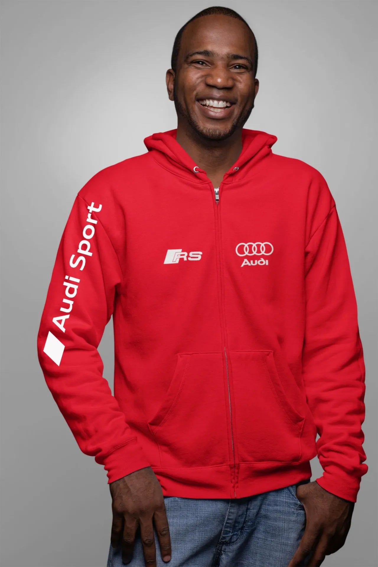 Moletom Audi RS Performance unissex vermelho com fechamento em zíper, destaque para detalhes do design e logo da marca.
